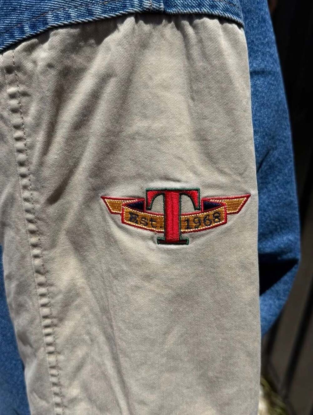 Vintage Disneyland Disney Tigger Denim Varsity Jacket Hoodie Size L - Picture 3 of 5